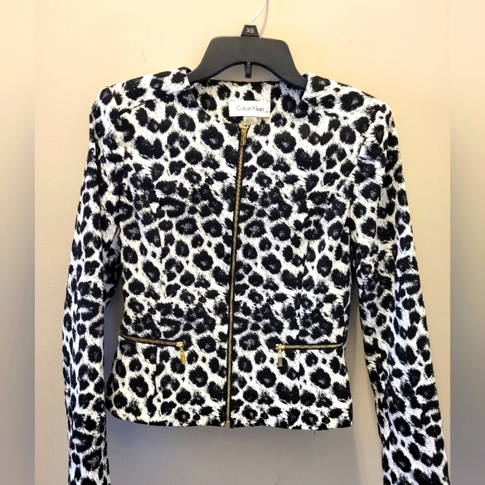 Calvin Klein Women's Black White Leopard Print Golden Zip Pocket Jacket, Size 4